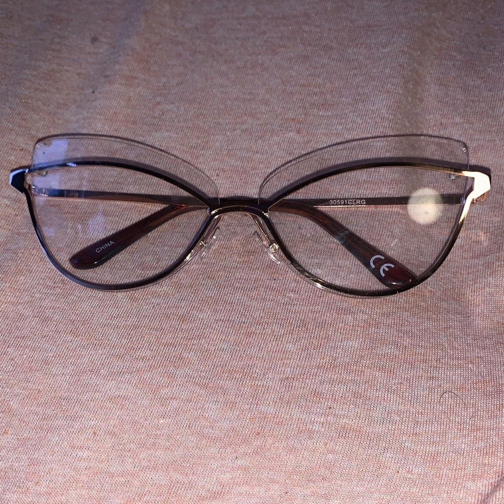 Clear frame glasses